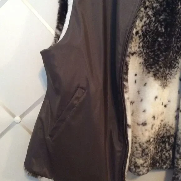 Super Cute Faux Fur and Nylon Reversible Vest! - Picture 5 of 7